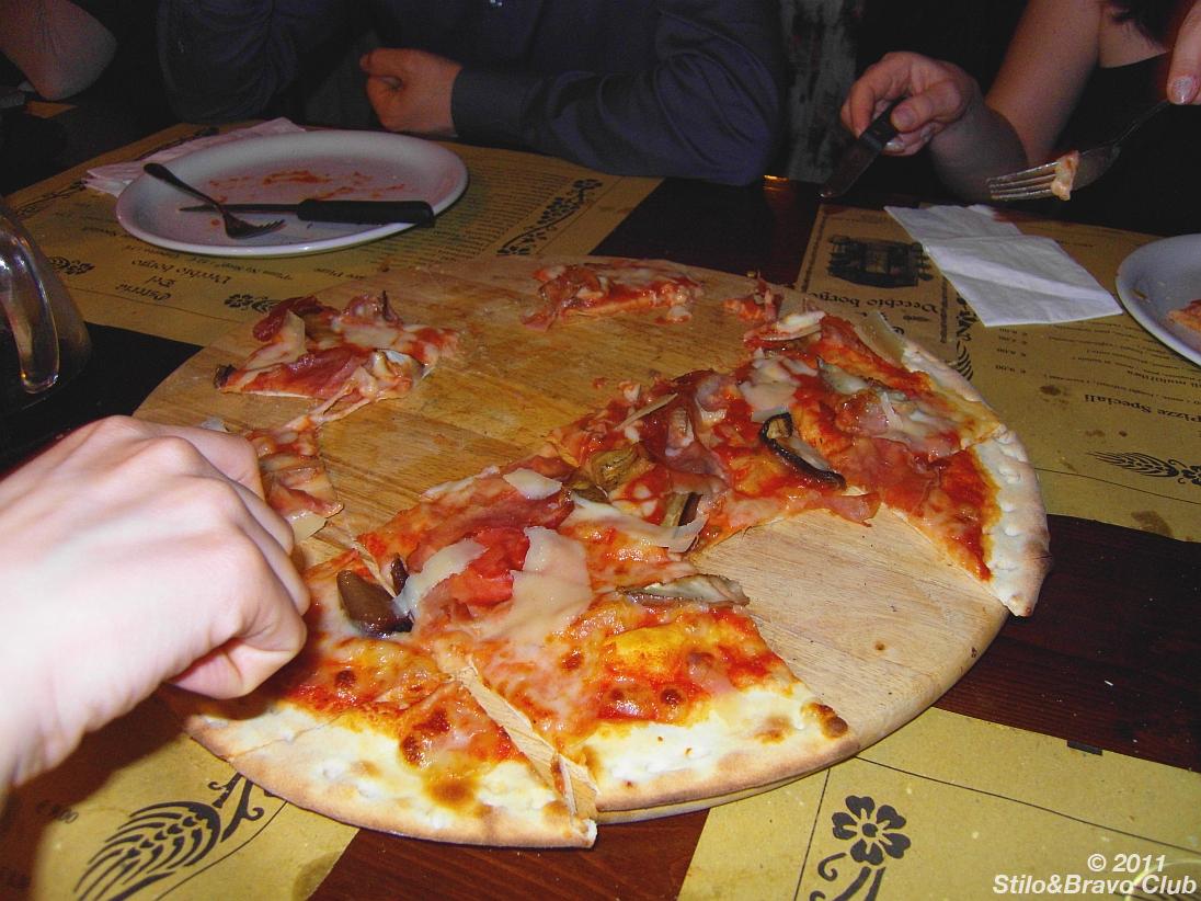 Pizza alla parmigiana presa d'assalto!!!